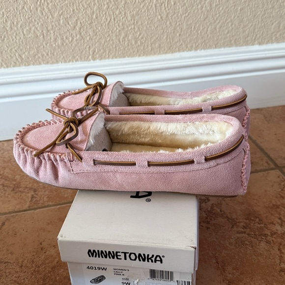 Minnetonka Pink Cally Suede Moccasins - Picture 4 of 13